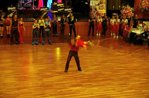 img_1286466309_330.jpg  