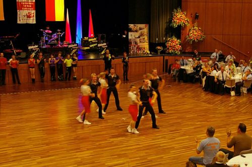 img_1286466319_560.jpg  