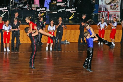 img_1286466327_724.jpg  
